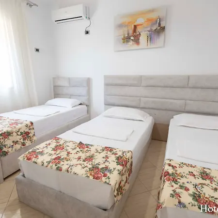 Ξενοδοχείο Britania 3*